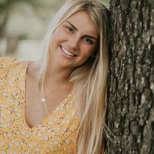 Meet your Posher, Caleigh